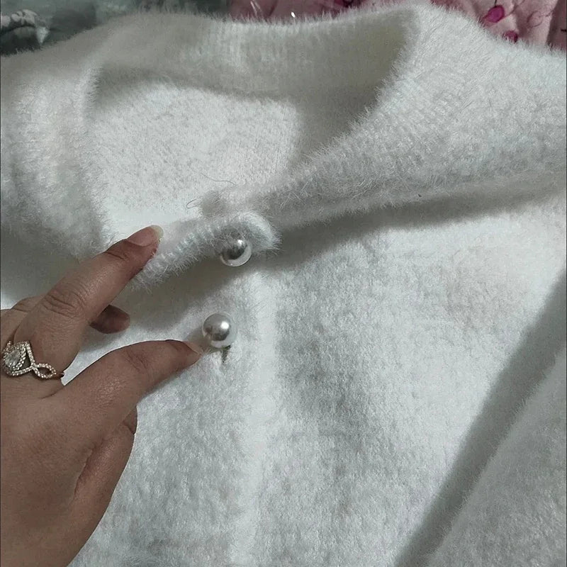 Megan | Cozy Pearl-Button Fuzzy Cardigan - Picela