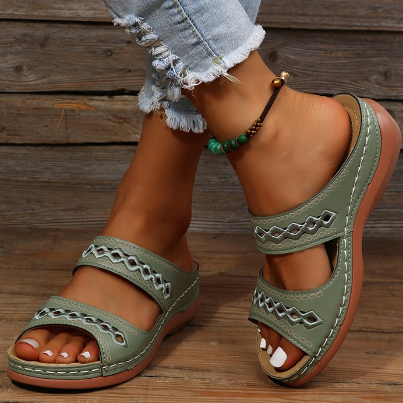 Danielle | Comfortable Cutout Wedge Sandals - Picela