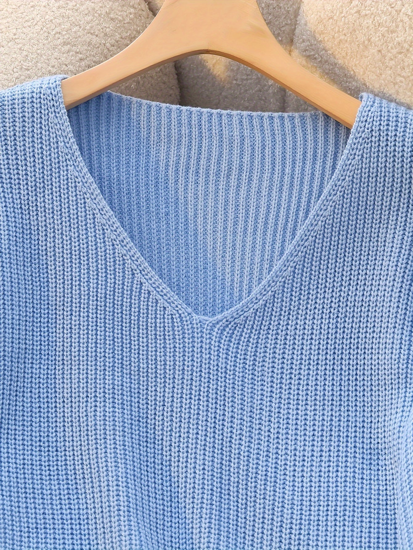 Samantha | Elegant Ribbed V-Neck Sweater - Picela
